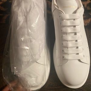 Alexander McQueen NEW